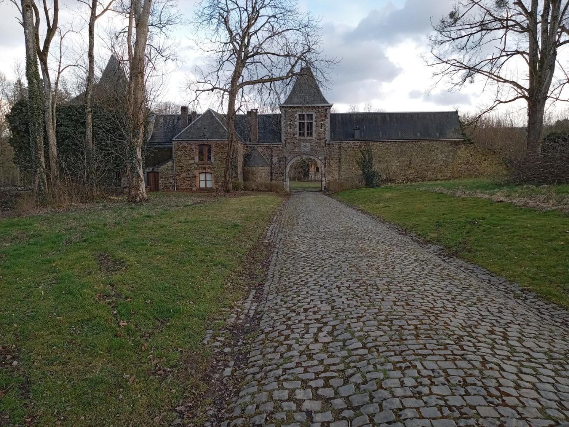 Bed and Breakfast Le Vieux Noyer Nassogne Zewnętrze zdjęcie